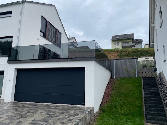 Balkone und Geländer